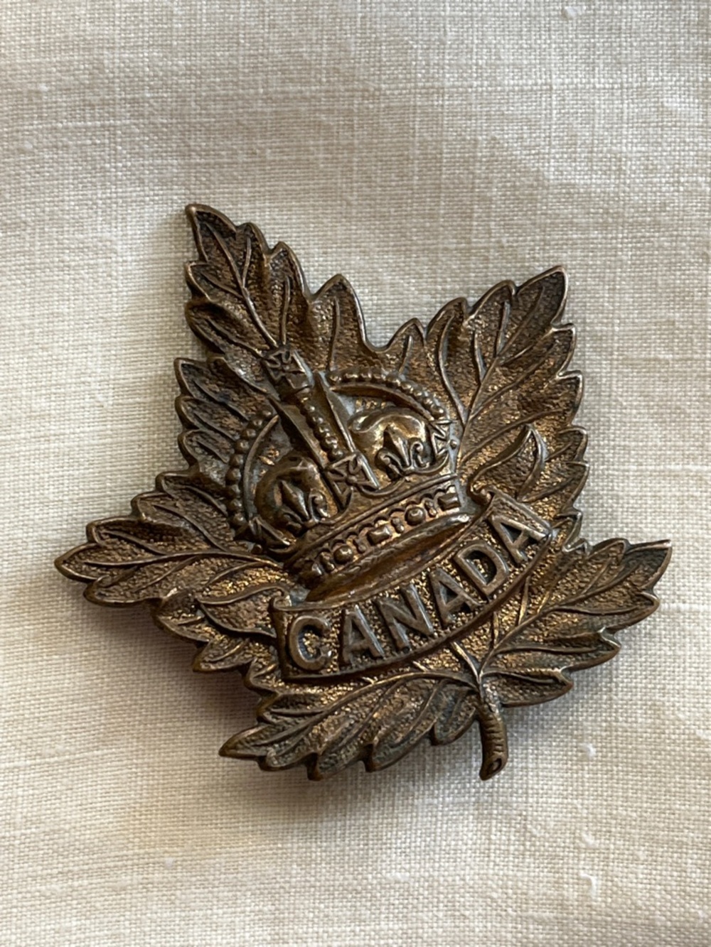 Vintage Canadian Maple Leaf Crown Military Badge